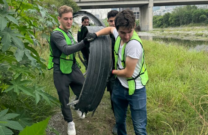 Hipermega limpieza en Rio Santa Catarina
