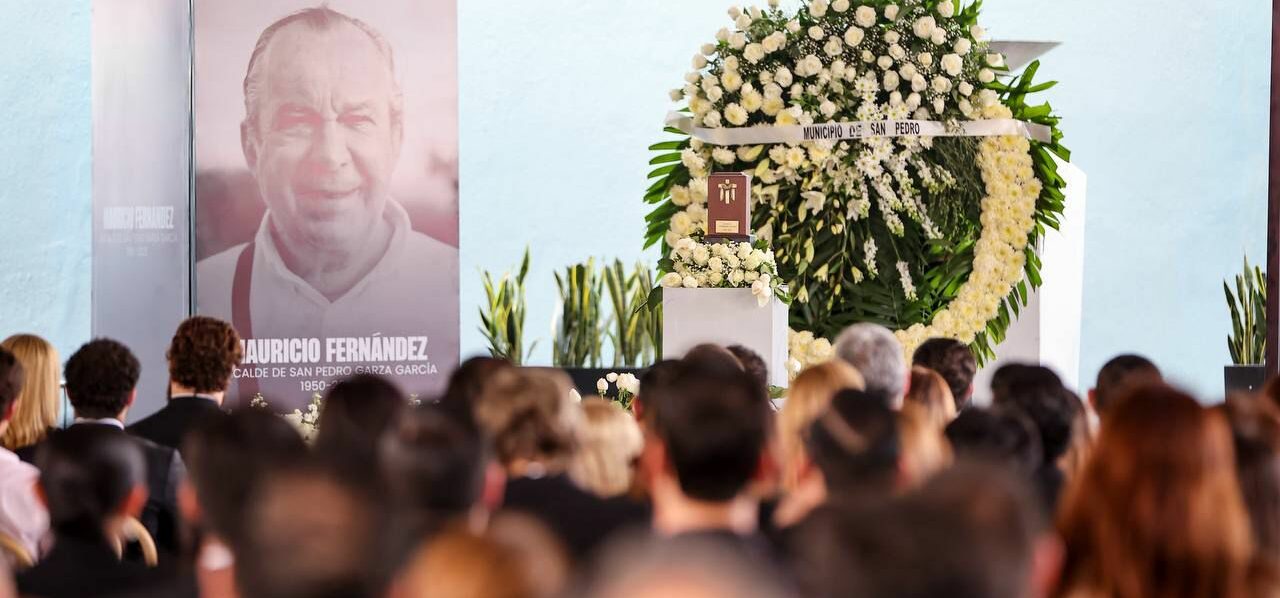 Rinde San Pedro homenaje a Mauricio Fernández Garza