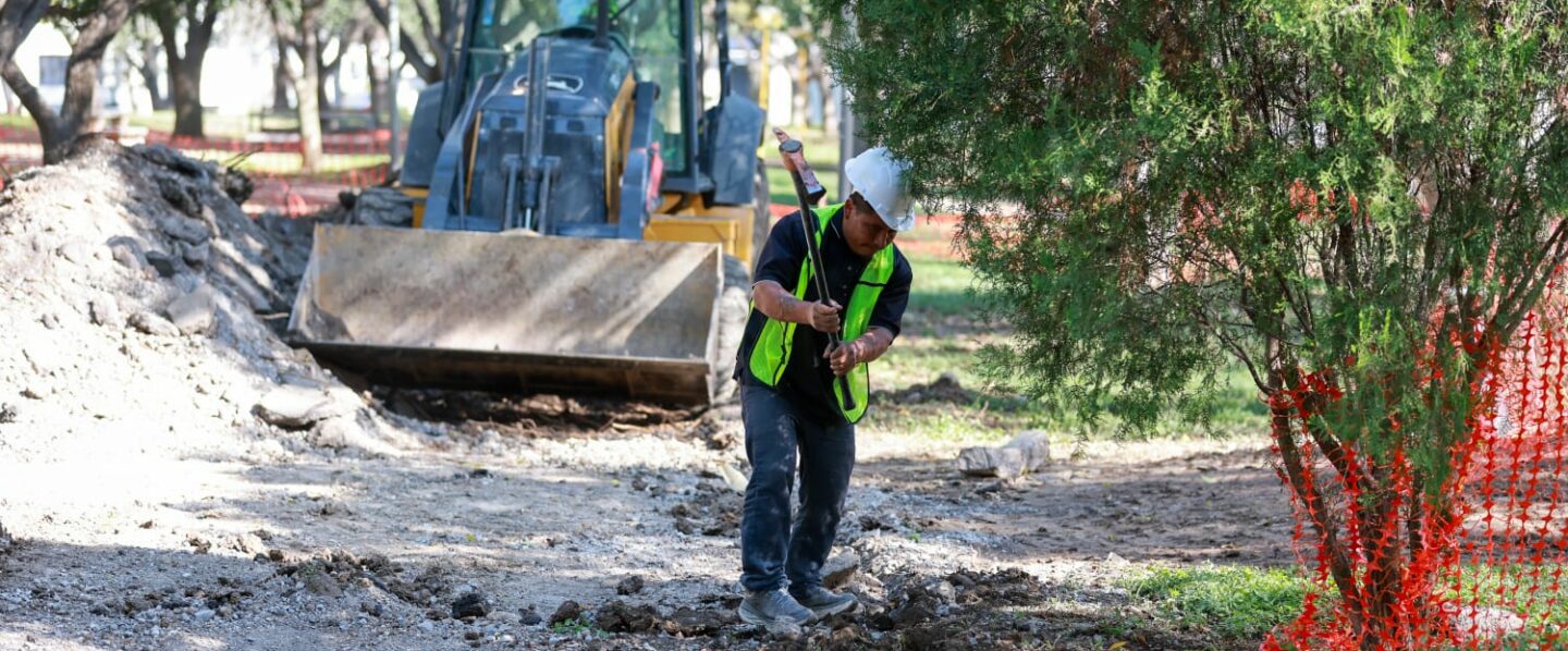 Arranca San Pedro renovación de andadores en parque de Mirasierra