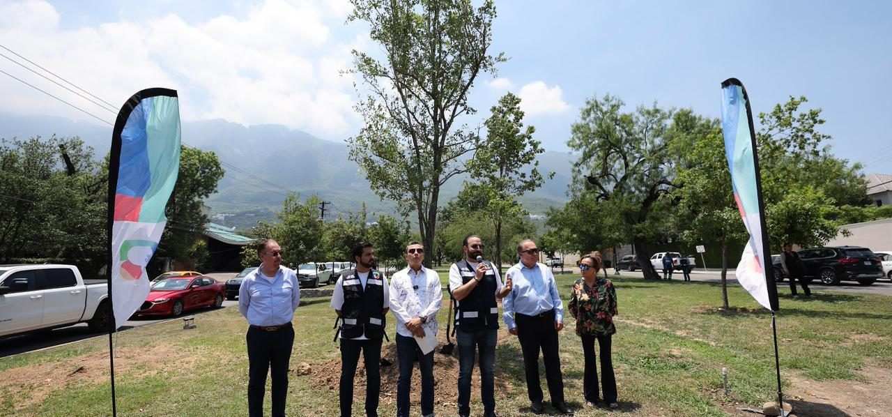 Reforesta San Pedro en Calzada del Rosario con “gigantes verdes”