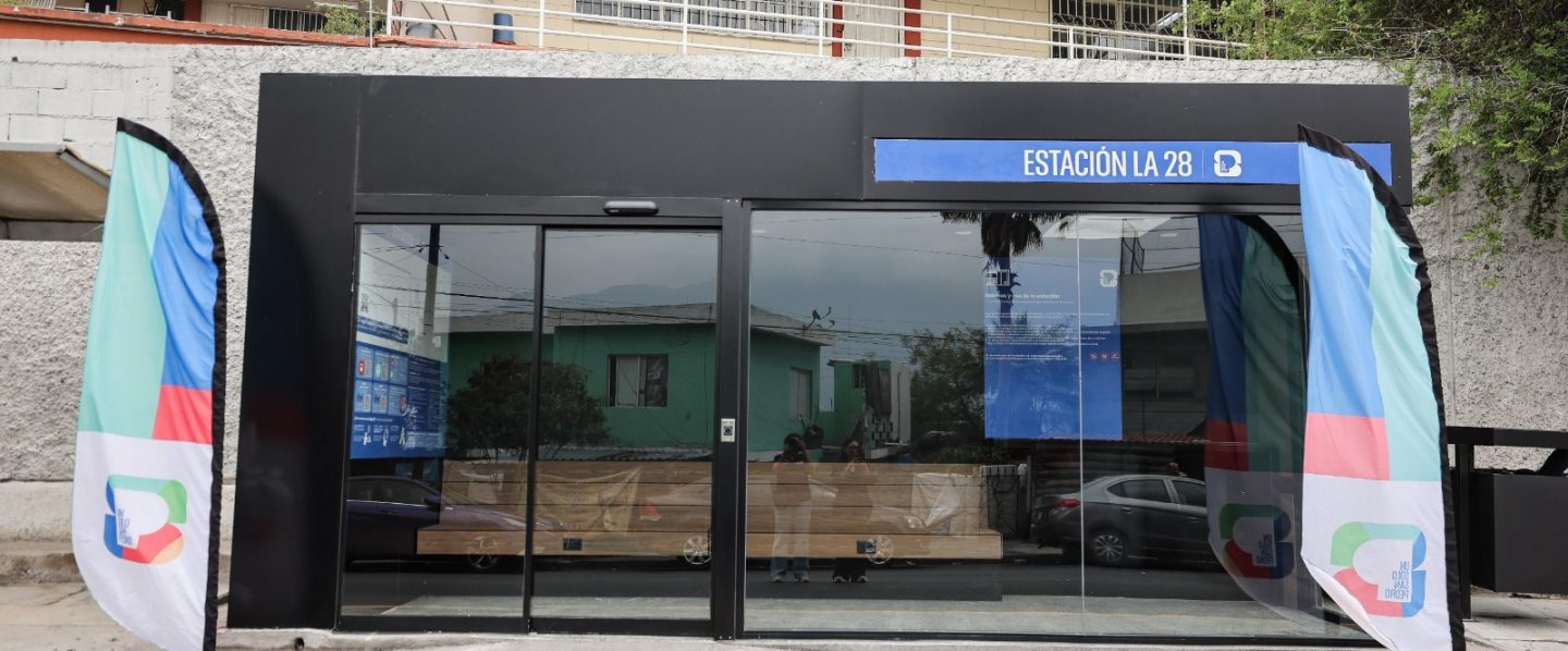 Inaugura San Pedro 5 parabuses inteligentes